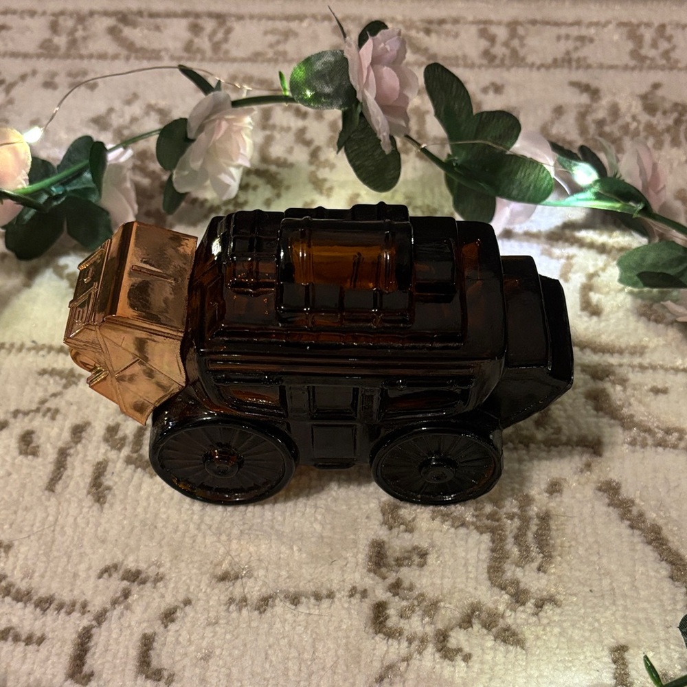 Vintage Avon Stagecoach Wild Country After Shave Amber Glass Bottle 1974